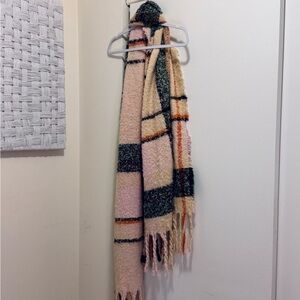 Steve Madden scarf